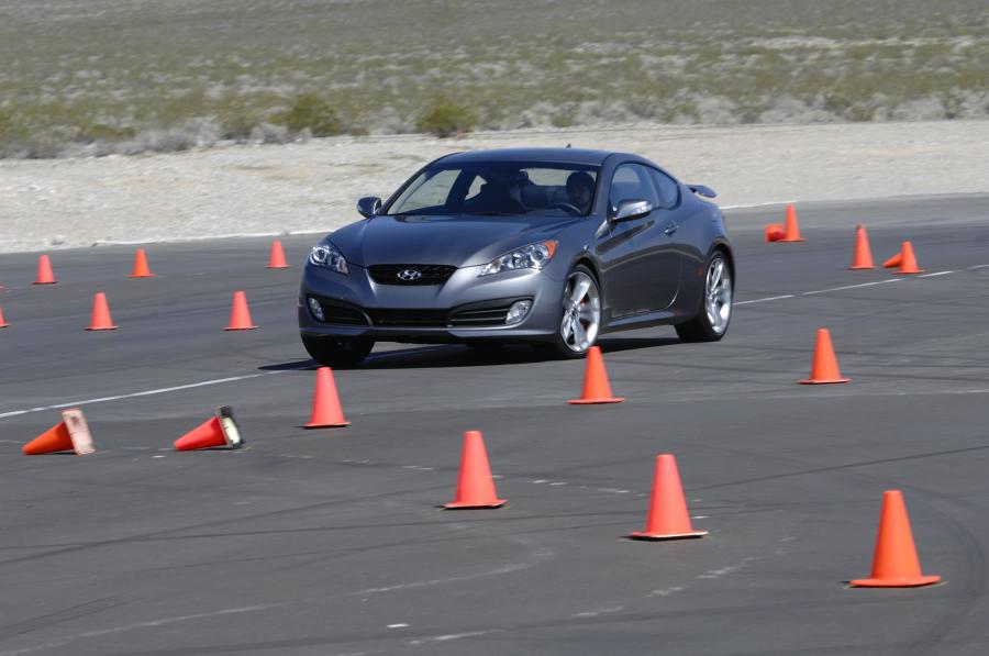  Hyundai Genesis Coupe 2010 года  (фото 220 из 300)